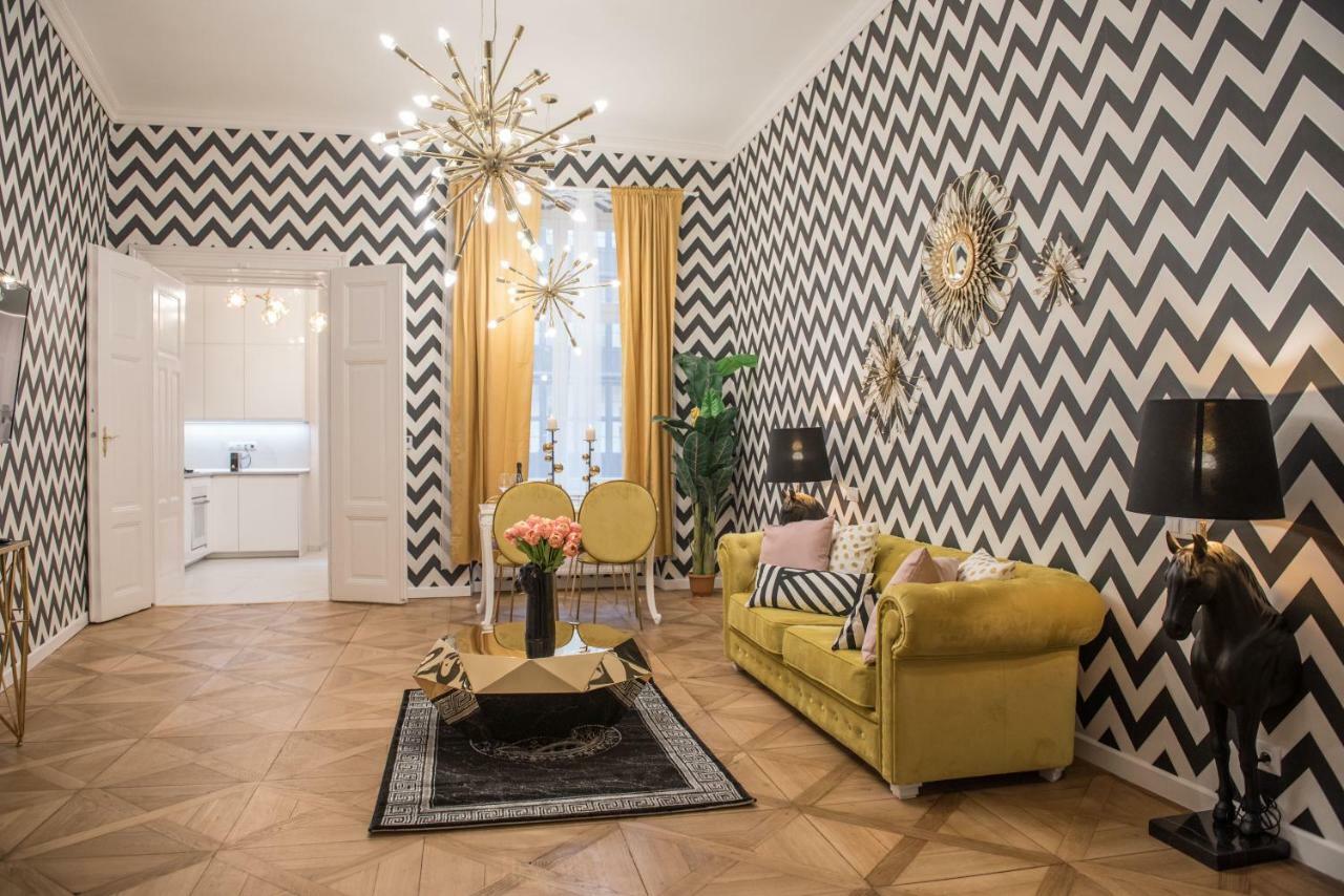 Dalí Wenceslas Square Apartamento