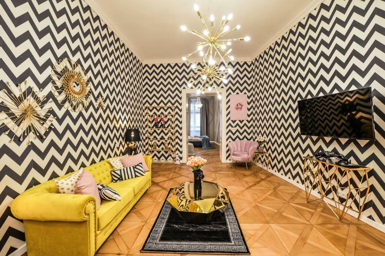 Dalí Wenceslas Square Apartamento